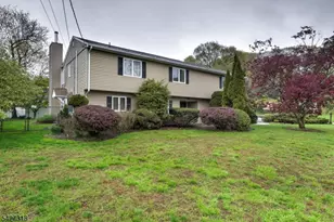 52 Ashburn Rd, Wayne, NJ 07470 - Photo 3