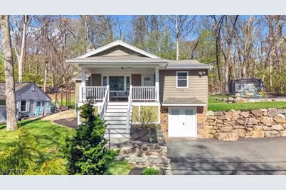 1 Pathfinder Trl, Jefferson Township, NJ 07885 - Photo 1