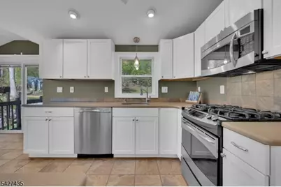 1 Pathfinder Trl, Jefferson Township, NJ 07885 - Photo 7