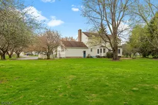 2 Rittenhouse Cir, Raritan Township, NJ 08822 - Photo 33