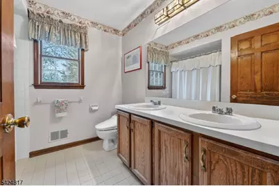 2 Rittenhouse Cir, Raritan Township, NJ 08822 - Photo 23