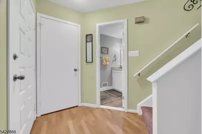 68 Hampton Ct, Hillsborough Township, NJ 08844 - Photo 3