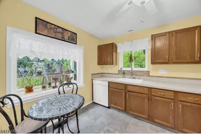 68 Hampton Ct, Hillsborough Township, NJ 08844 - Photo 11