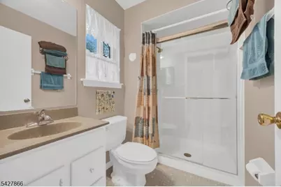 68 Hampton Ct, Hillsborough Township, NJ 08844 - Photo 19