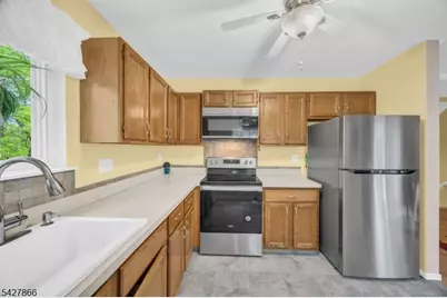 68 Hampton Ct, Hillsborough Township, NJ 08844 - Photo 13