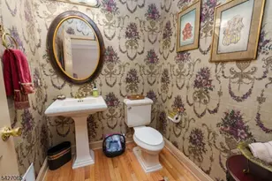 59 Spring Hill Cir, Wayne Twp., NJ 07470 - Photo 9