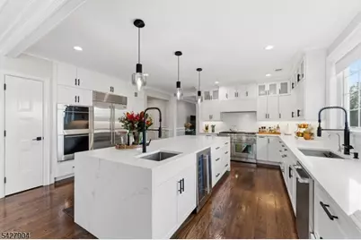 281 Beaufort Ave, Livingston, NJ 07039 - Photo 9