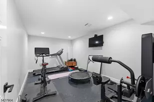 281 Beaufort Ave, Livingston, NJ 07039 - Photo 27