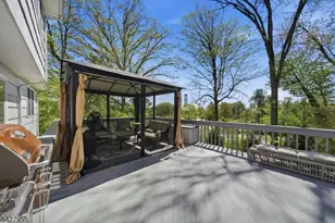 21 Robin Hood Rd, Parsippany, NJ 07950 - Photo 31