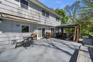 21 Robin Hood Rd, Parsippany, NJ 07950 - Photo 33
