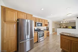 21 Robin Hood Rd, Parsippany, NJ 07950 - Photo 15