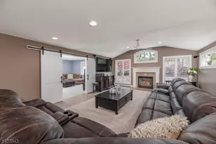 19 Harwood Pl, Wayne, NJ 07470 - Photo 9