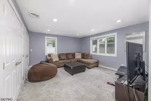 19 Harwood Pl, Wayne, NJ 07470 - Photo 13