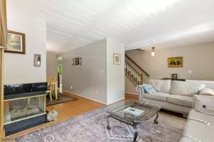2063 Drake Ct, Mahwah Twp., NJ 07430 - Photo 3