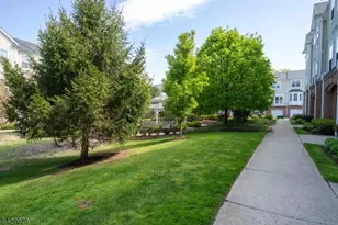 1012 Cunningham Ct, Belleville, NJ 07109 - Photo 13