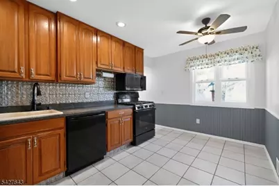 8 Lee Ct, Mount Olive, NJ 07836 - Photo 11