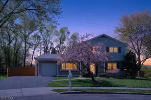 8 Lee Ct, Mount Olive, NJ 07836 - Photo 1