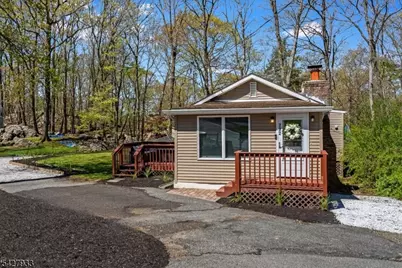 732 Brooklyn Mountain Rd, Hopatcong, NJ 07843 - Photo 1