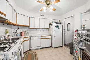 73 Drake Ln, Roxbury Township, NJ 07852 - Photo 5