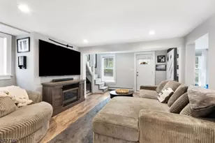 290 Schooleys Mountain Rd, Washington Township, NJ 07853 - Photo 5