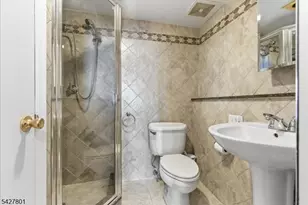 2 Horizon Rd, Fort Lee, NJ 07024 - Photo 15