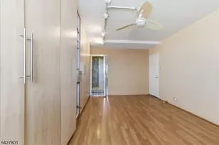 2 Horizon Rd, Fort Lee, NJ 07024 - Photo 15