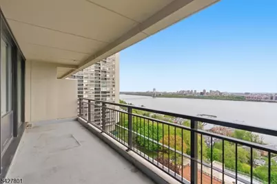 2 Horizon Road, Fort Lee, NJ 07024 - Photo 23