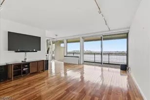 2 Horizon Rd, Fort Lee, NJ 07024 - Photo 7