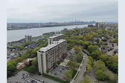 2 Horizon Road, Fort Lee, NJ 07024 - Photo 29