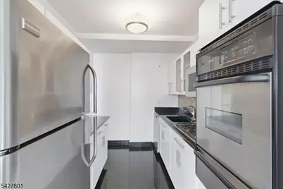 2 Horizon Road, Fort Lee, NJ 07024 - Photo 11