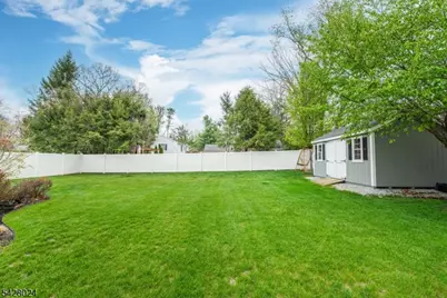 15 Windsor Dr, Jefferson Township, NJ 07438 - Photo 29