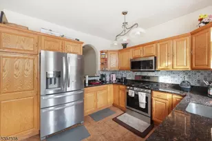 1427 Barnhardt Ln, Rahway, NJ 07065 - Photo 5