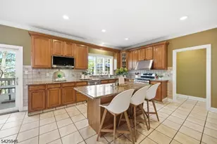 56 Burnet Hill Rd, Livingston, NJ 07039 - Photo 9