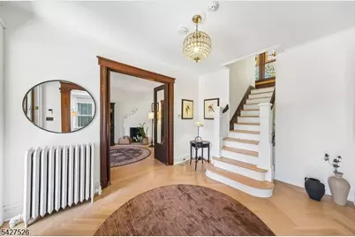 506 Linden Pl, Cranford Township, NJ 07016 - Photo 5