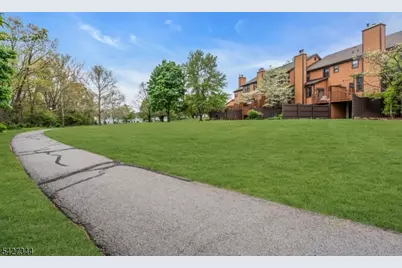 27 Manor Dr, Hillsborough Township, NJ 08844 - Photo 31