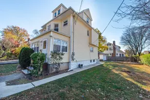 51 Cedar Ave, Montclair, NJ 07042 - Photo 23