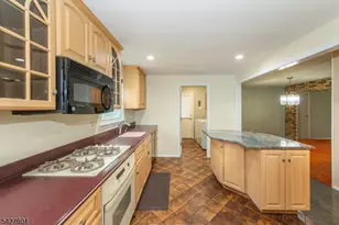 16 E Circuit Dr, Roxbury Township, NJ 07876 - Photo 3