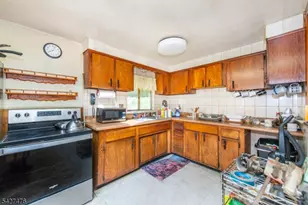 32 Madison Dr, Ogdensburg, NJ 07439 - Photo 9