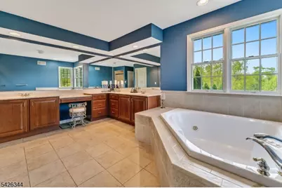 22 Patrick Henry Pl, Raritan Township, NJ 08551 - Photo 21