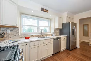 1092 Robin Rd, Hillsborough Township, NJ 08844 - Photo 19