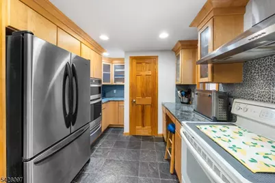 615 Lincoln Park, Cranford Township, NJ 07016 - Photo 3