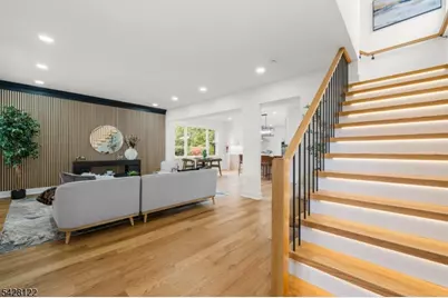 10 Marilyn Pl, Clifton, NJ 07011 - Photo 5