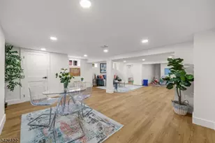 10 Marilyn Pl, Clifton, NJ 07011 - Photo 29