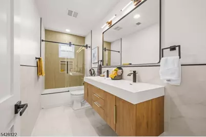 10 Marilyn Pl, Clifton, NJ 07011 - Photo 21