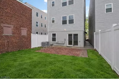 267 S 10th St, Newark, NJ 07103 - Photo 47