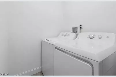 267 S 10th St, Newark, NJ 07103 - Photo 13