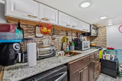 11 Tichenor Ter, Irvington, NJ 07111 - Photo 29