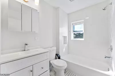 37 Emmet St, Newark, NJ 07114 - Photo 3