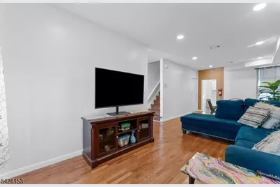 37 Emmet St, Newark, NJ 07114 - Photo 9
