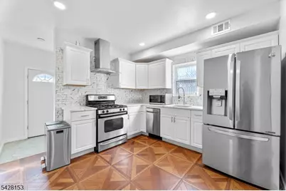 37 Emmet St, Newark, NJ 07114 - Photo 13